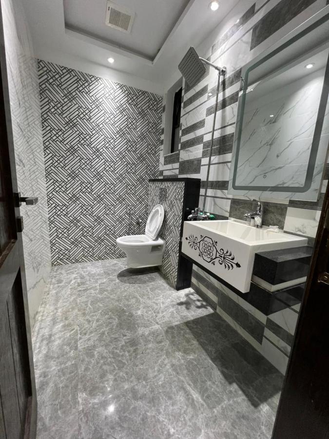 Palm Tree Hotel Лахор Экстерьер фото